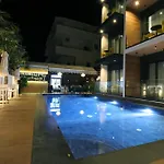 Valmar Hotel