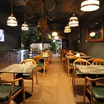 Valmar Hotel